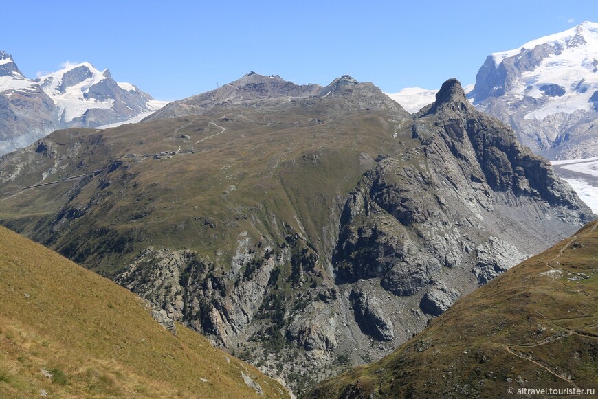 Гора Горнерграт (3130 м), общий вид со стороны Маттерхорна.