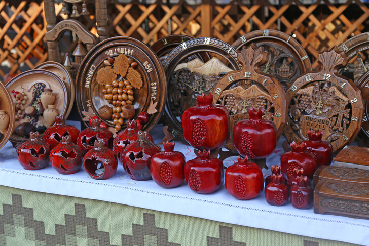 Разнообразие армянских сувениров 