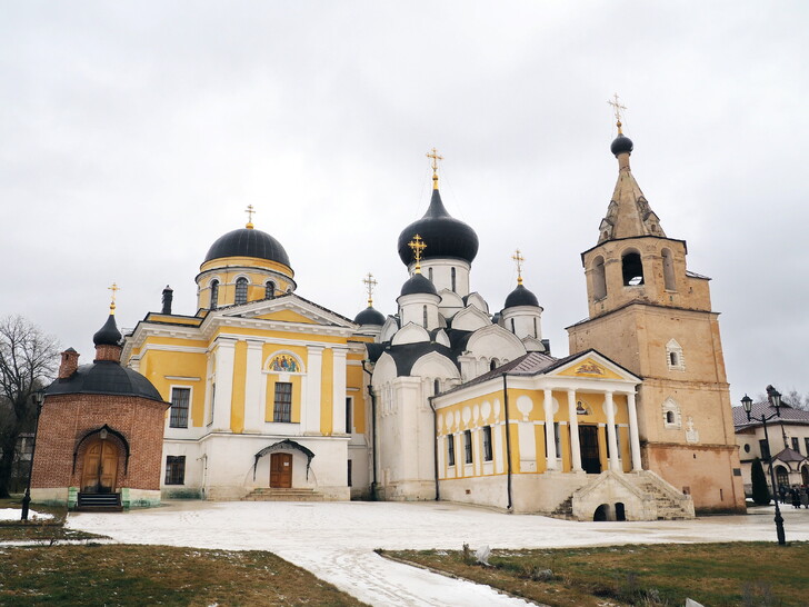 На территории Старицкого Успенского монастыря