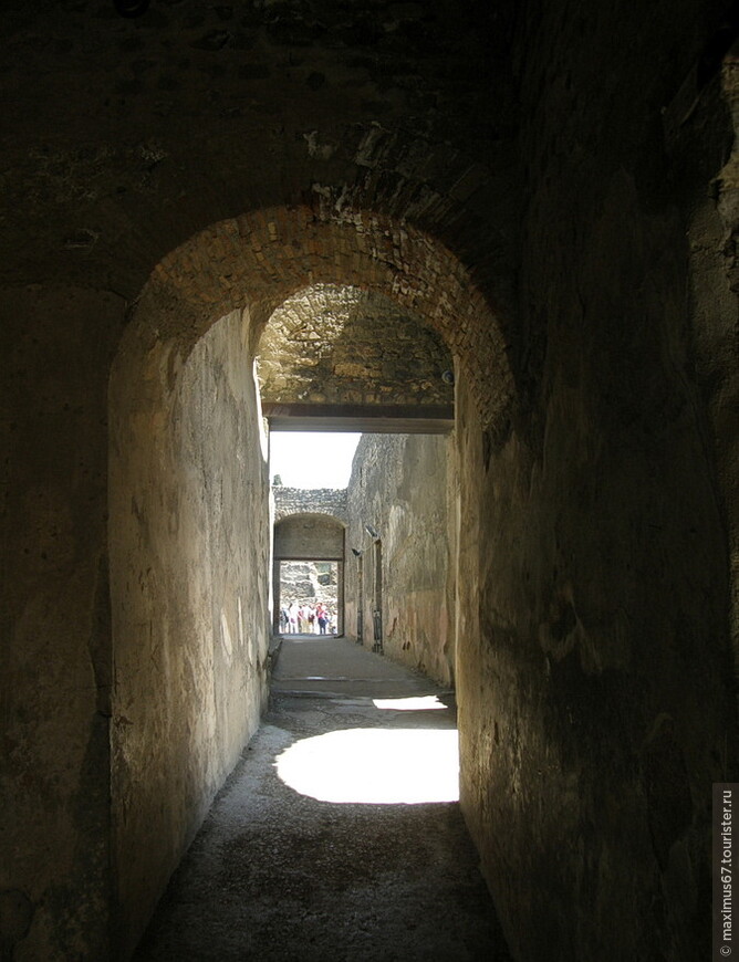 Античный город Помпеи и неповторимый Неаполь 