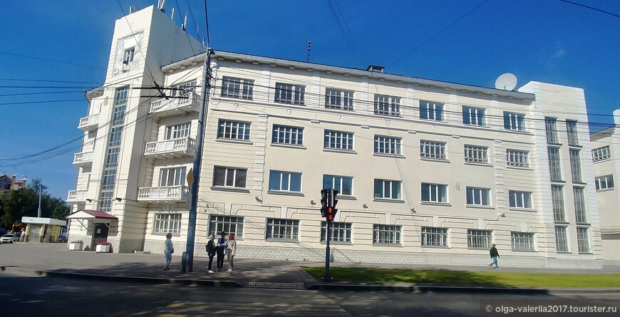 Учебный корпус Архитектурного университета , в прошлом общежитие Мукомольного института.