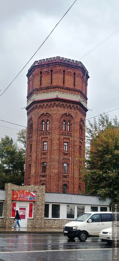 Старинная водонапорная башня.