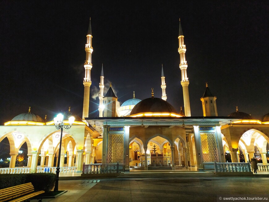 Сердце Чечни, Сердце Матери и Гордость Мусульман — три самых впечатляющих мечети Чеченской республики