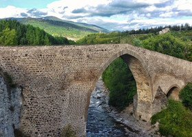 Старый мост через реку Арагон (Puente de San Miguel). Фото из интернета.
