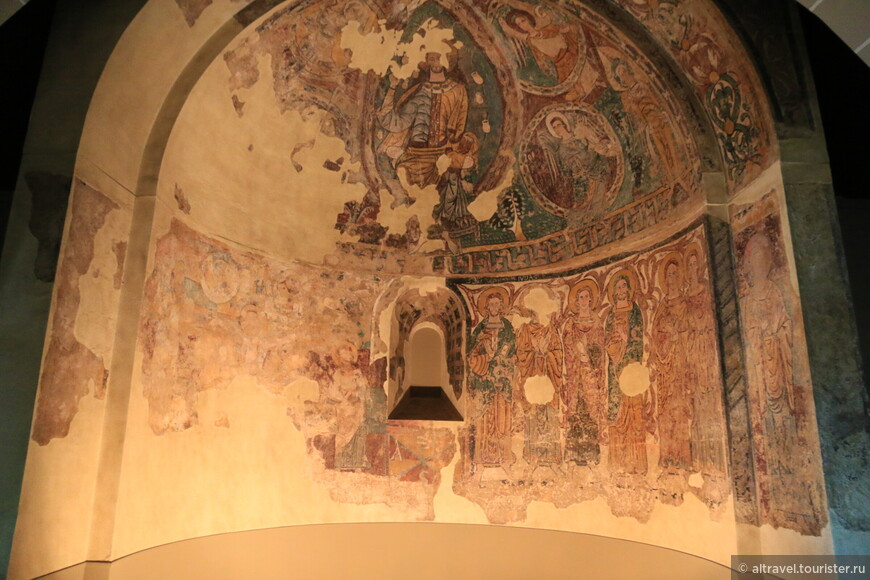 Фрески начала 15-го века из местечка Ипас.