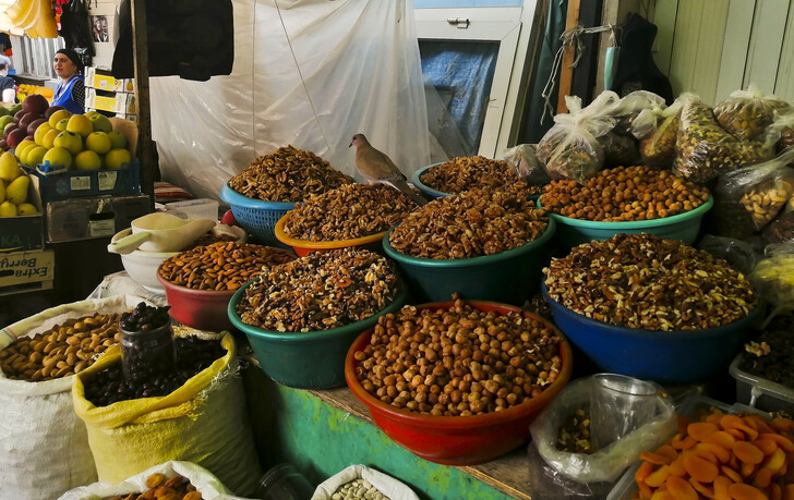 Орехи на рынке в Дербенте
