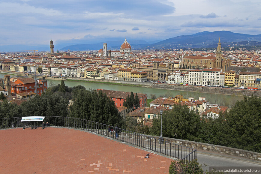 Где сделать лучшее фото во Флоренции? На площади Микеланджело!