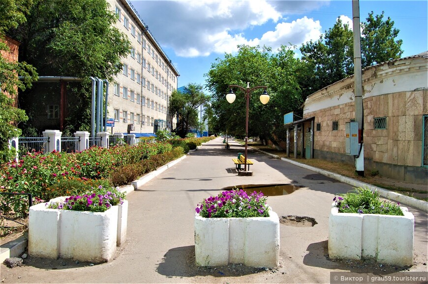 Вдоль по главной улице Уральска. Часть 2. От бывшей Петропавловской до бывшей Казанской площади
