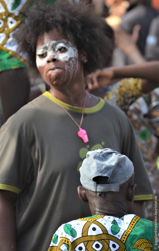 Кот-д’Ивуар. Карнавал Abissa в Гран-Бассаме