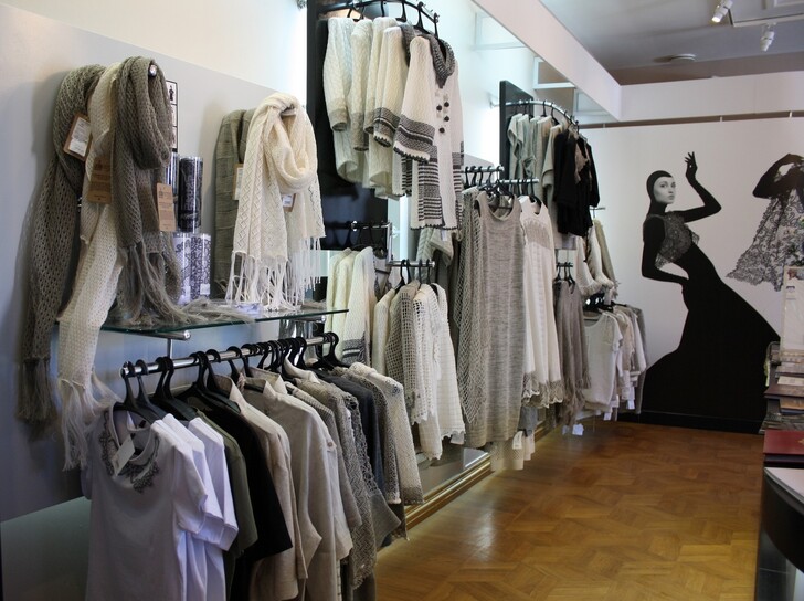 Льняная одежда в магазине Музея кружева Вологды