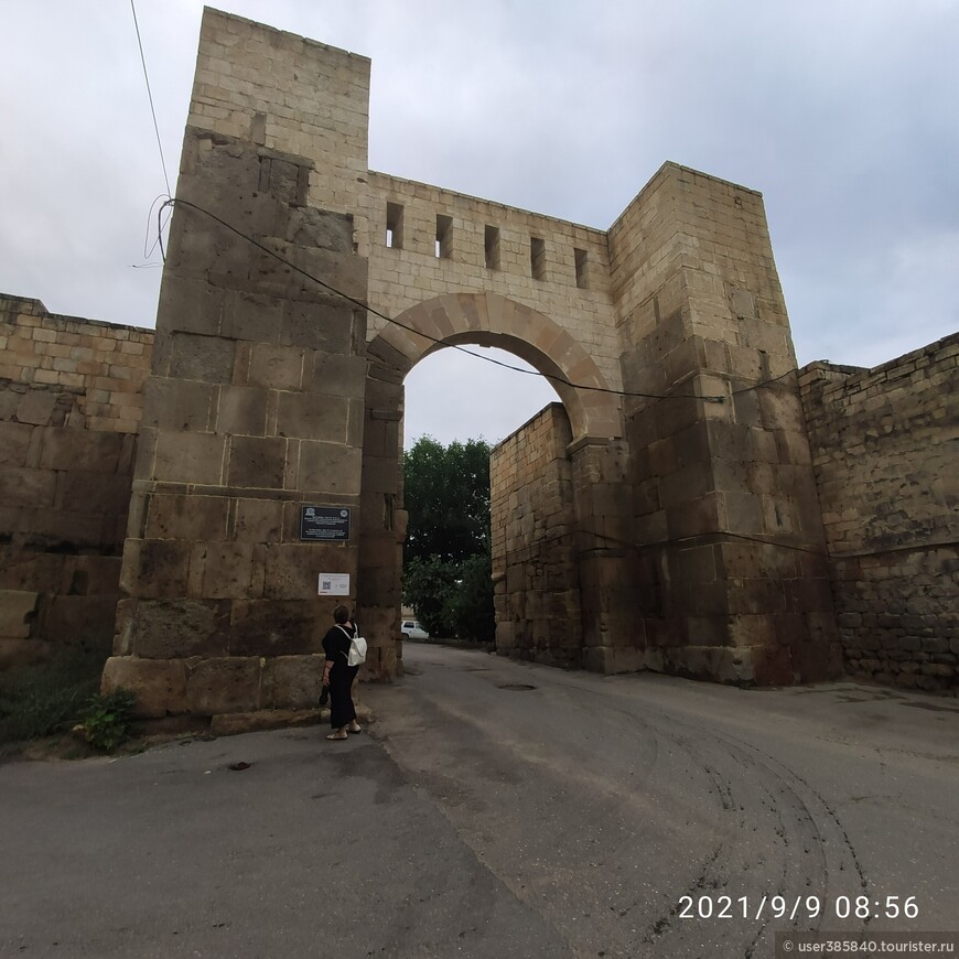 ворота в крепостной стене