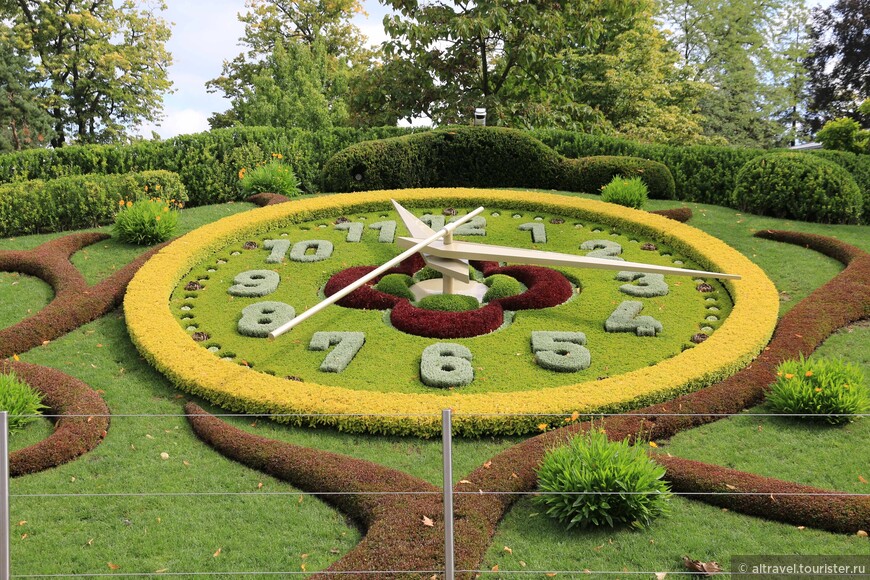 Цветочные часы установлены в 1955 г.