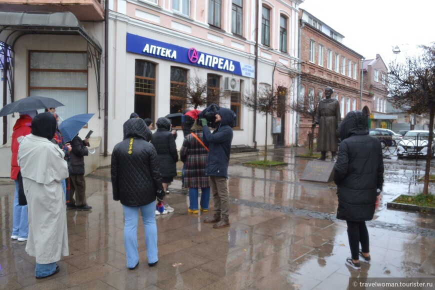 В горном краю, меж двух морей...