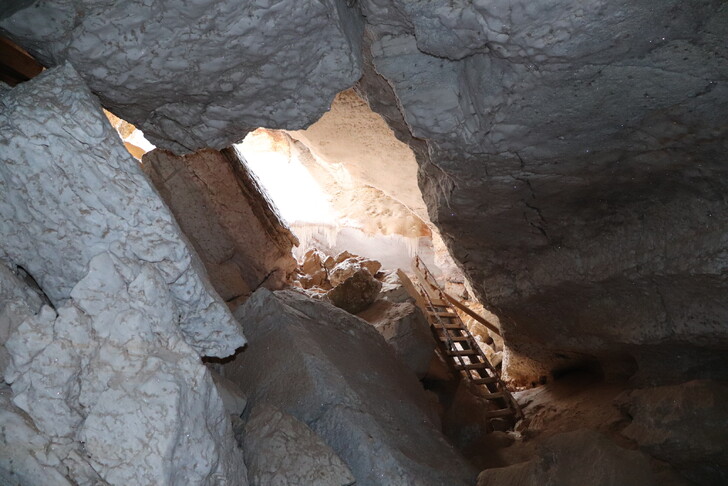 Пещера Голубиный провал в Пинежском заповеднике
