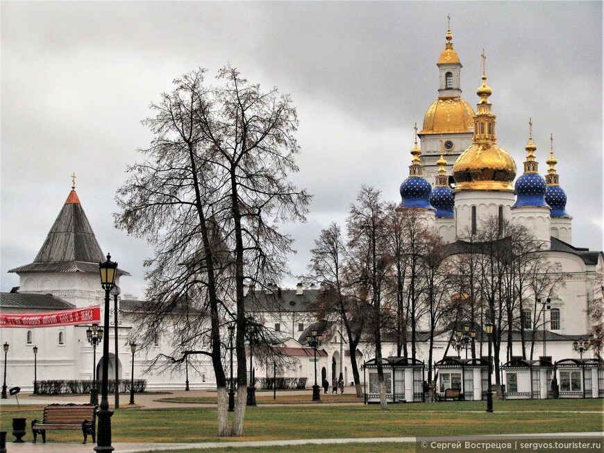 Примыкание Гостиного двора к Кремлю и Софийскому собору. Тобольск, 2013