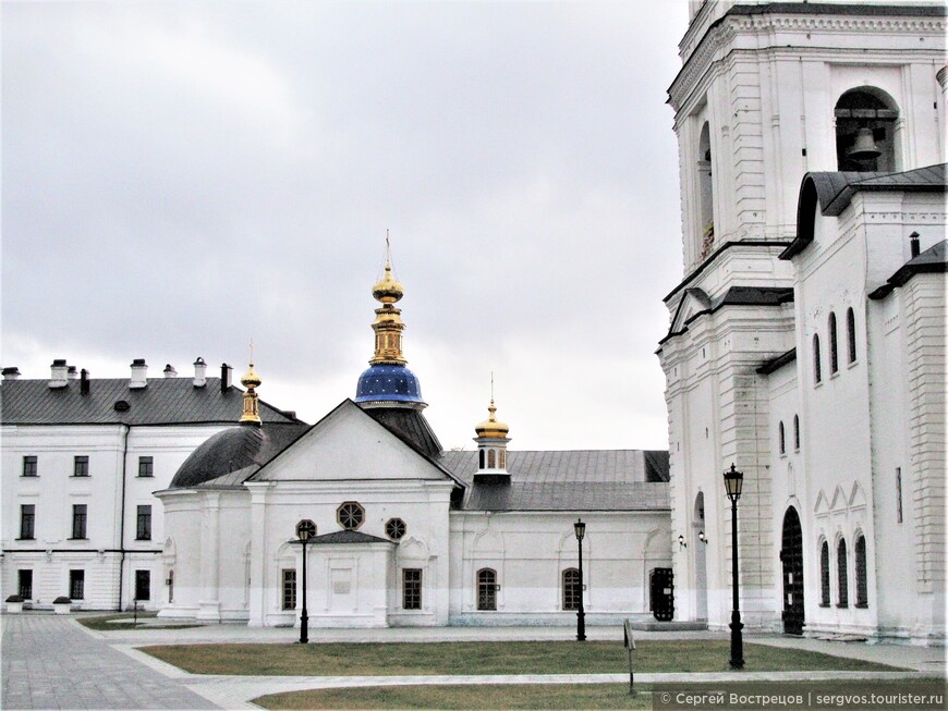 Зимний Покровский собор, общий вид с Софийского двора. Тобольск, 2013 