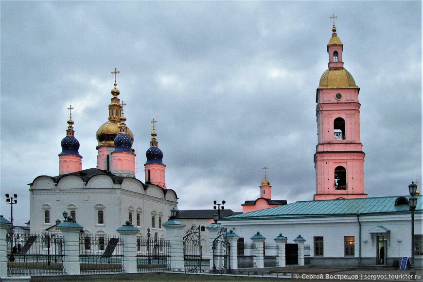 Софийский собор и колокольня. Тобольск, 02.11.2013, 17 ч. 45 мин.