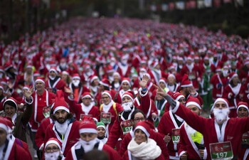 В Мадриде состоялся забег Санта-Клаусов