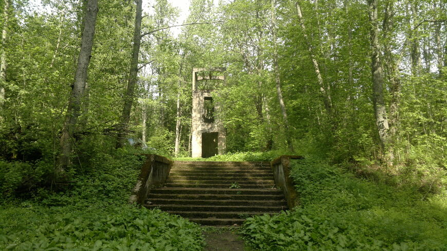 Водонапорная башня и лестница