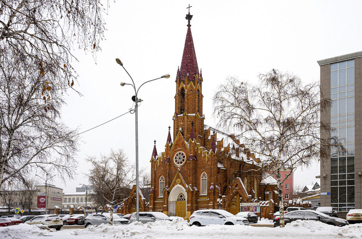 Польский костел — органный зал Иркутской филармонии