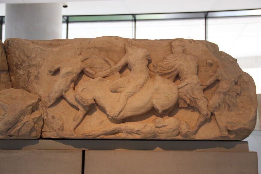 Фриз с храма в Музее Акрополя