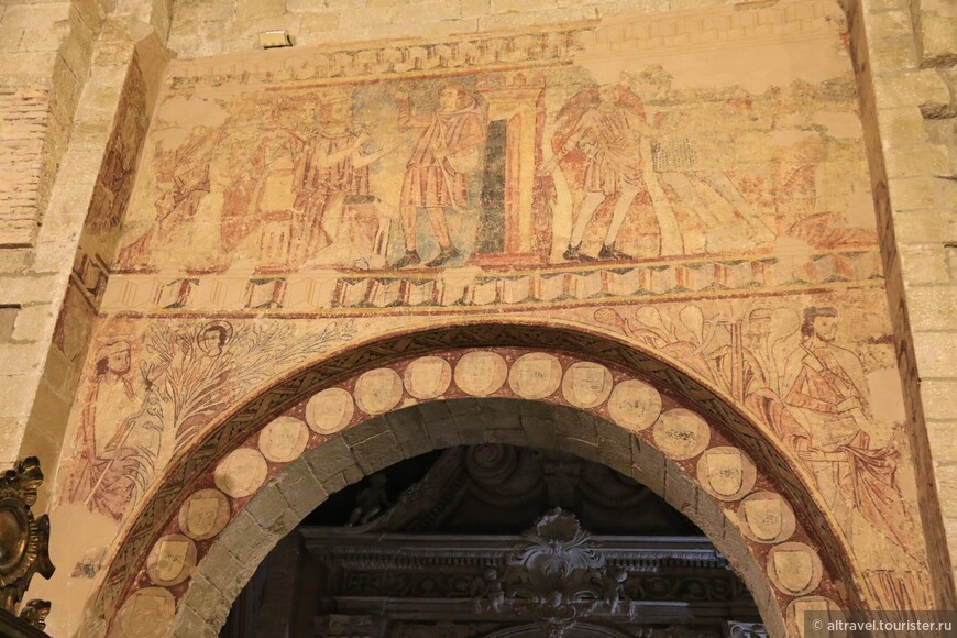 Фрески 13-го века в церкви Св. Петра.