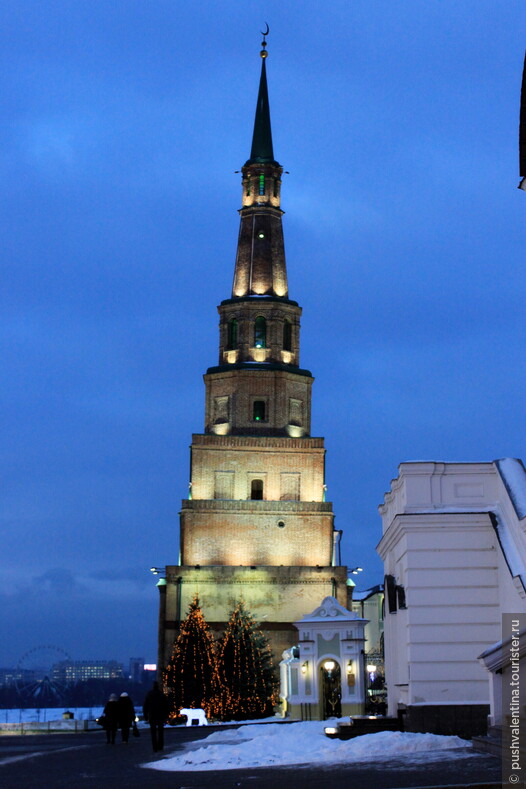 Казанский кремль, падающая башня Сююмбике.