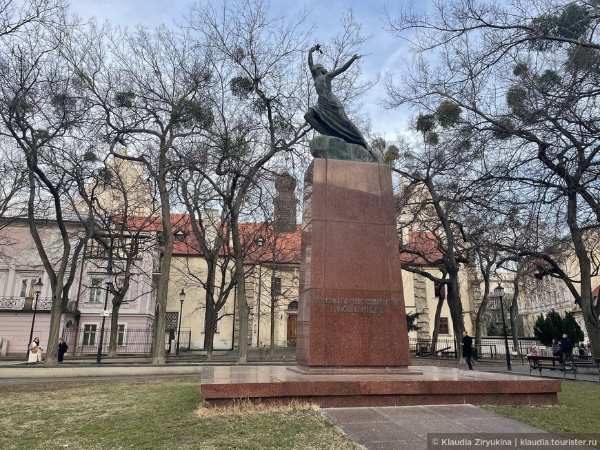 Памятник советским Воинам - Освободителям.