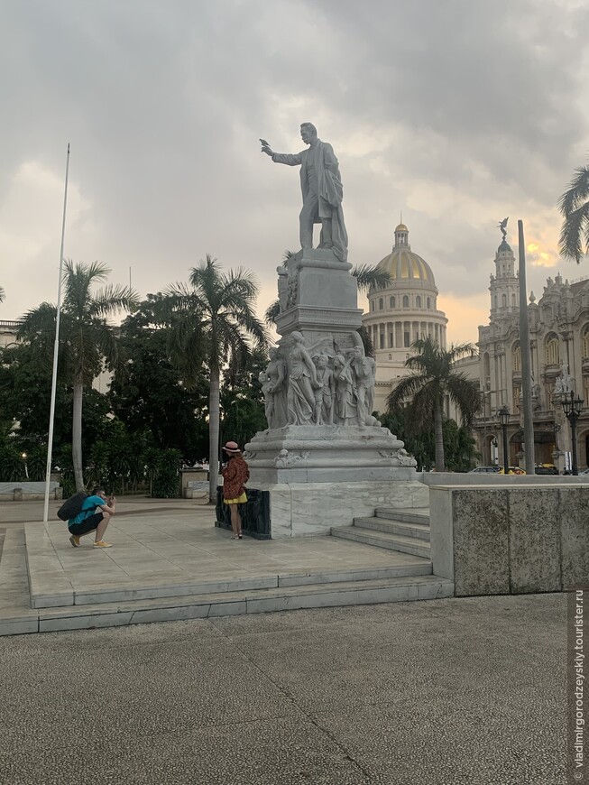Памятник национальному герою Кубы Хосе Марти