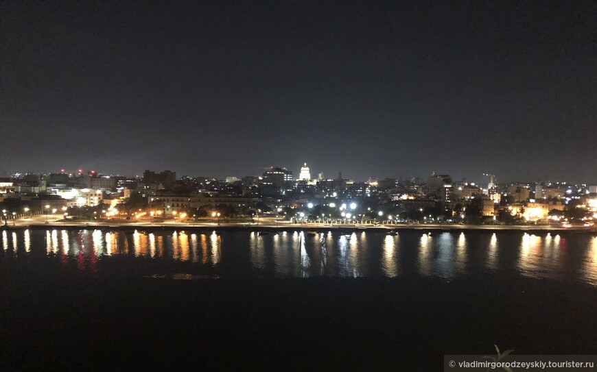 Вид из крепости Ла-Кабанья на ночную Гавану
