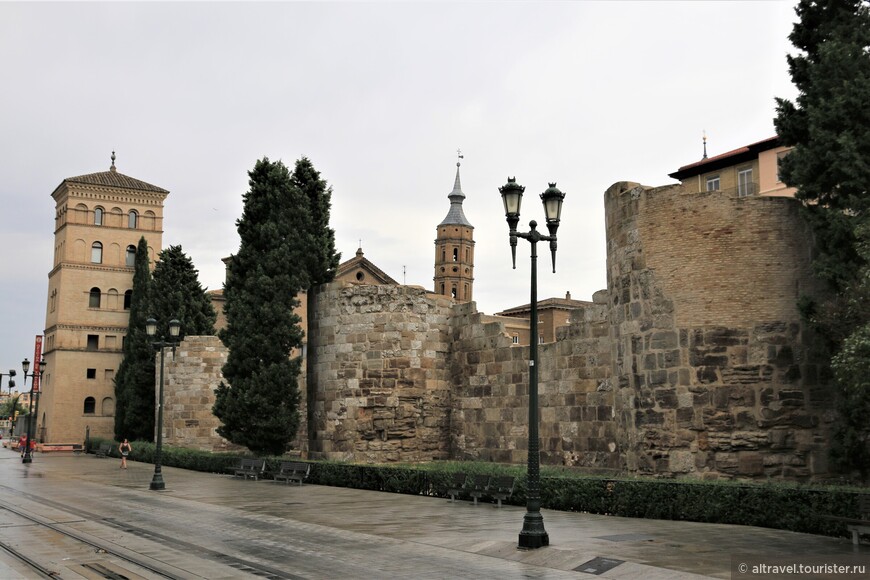 Остатки римской стены Сарагосы.