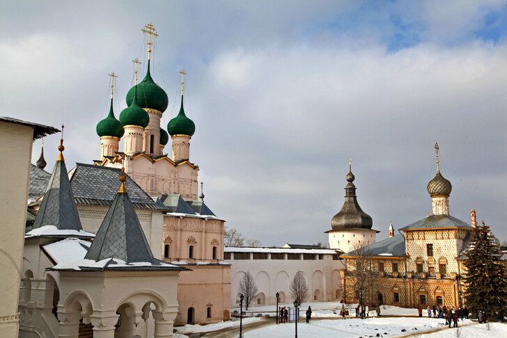 Церковь Иоанна Богослова и церковь Одигитрии в Ростовском кремле
