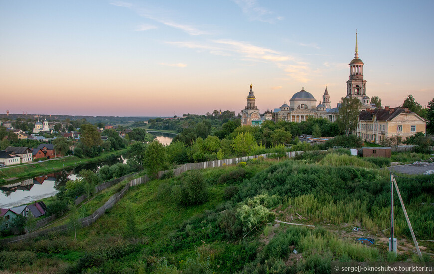 Закат над Борисоглебским монастырем.