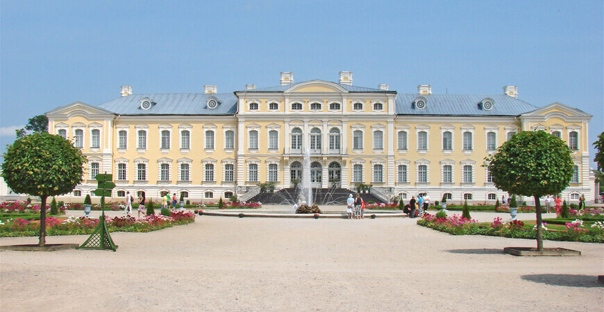Рундальский дворец