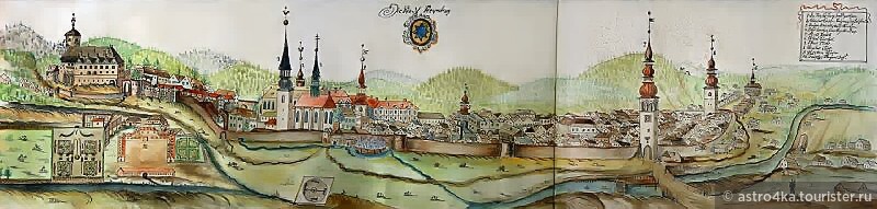 Фото с интернета.
Официально история Штернберкского града пишется с 1242 года, через 100 лет город охватили крепостным валом. В настоящее время это маленький провинциальный городок с хорошо сохранившимися готическими замком и церковью.