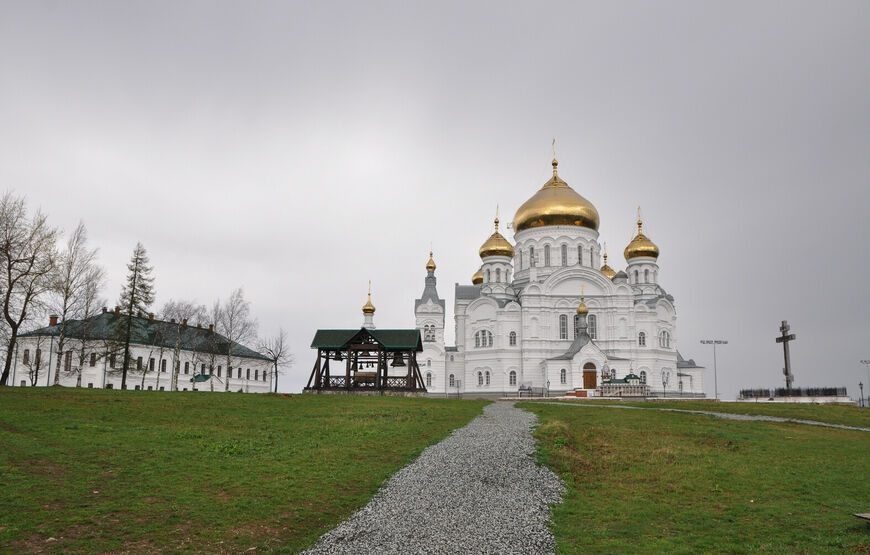 Белогорский монастырь летом
