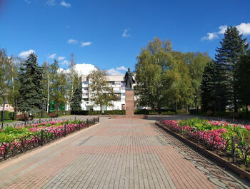 Площадь Черняховского и памятник