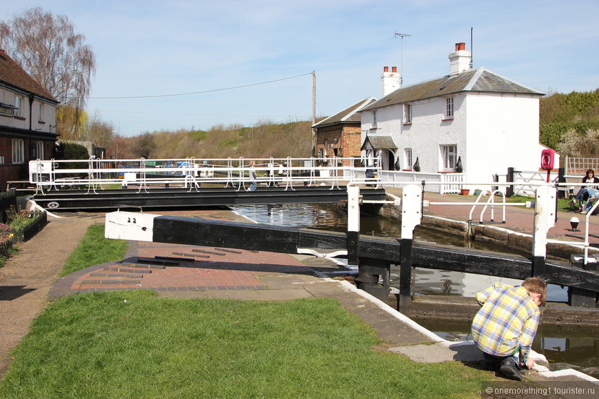 Узкие лодки Narrowboats - весенний Английский сплав. Март 2012