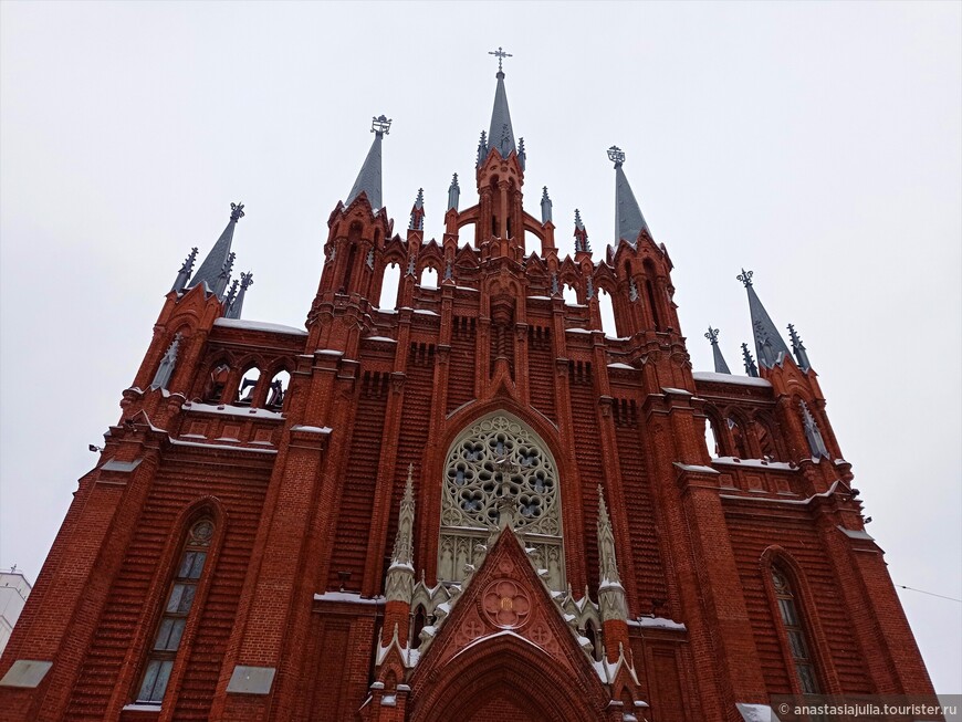 Островок готики в Москве — Кафедральный собор Непорочного Зачатия Девы Марии