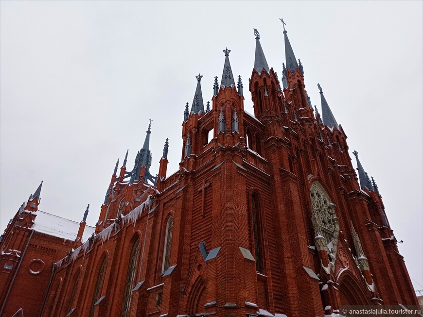 Островок готики в Москве — Кафедральный собор Непорочного Зачатия Девы Марии