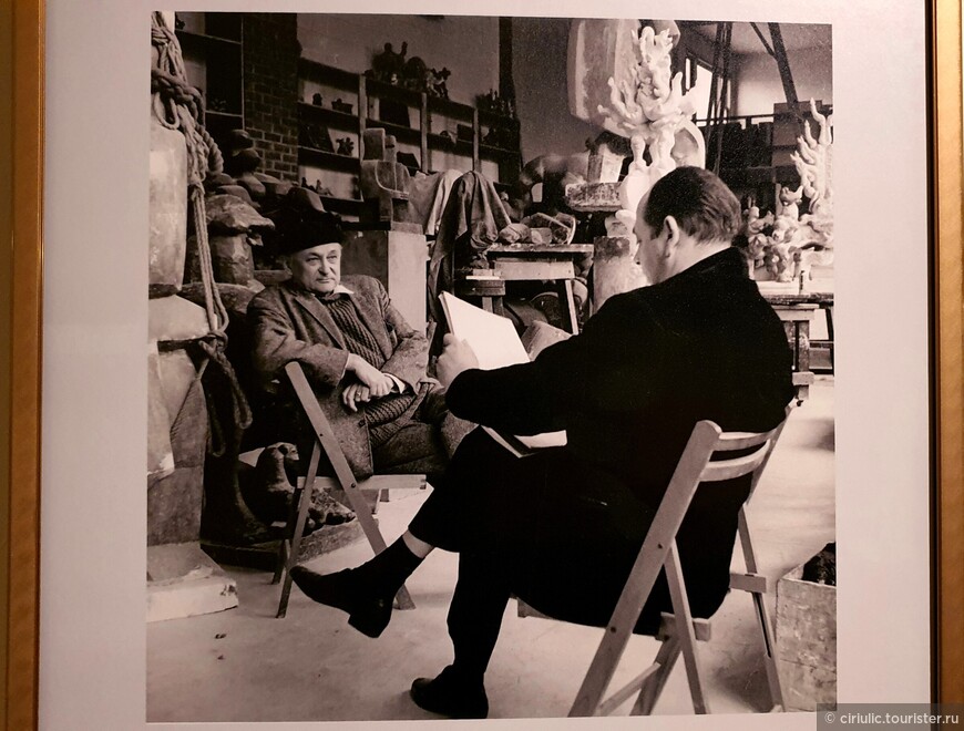 Н.Арбит Блат рисует Жака Лившица в его студии в Нью-Йорке.1957 г.