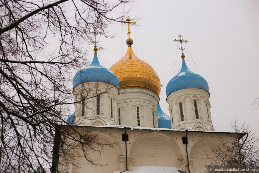 Прогулка по заснеженной, средневековой Москве, мимо каменных башен, петровских колоколов и незабытых усыпальниц
