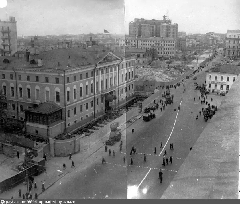 Движимая недвижимость Москвы. Едет крыша, едет дом...