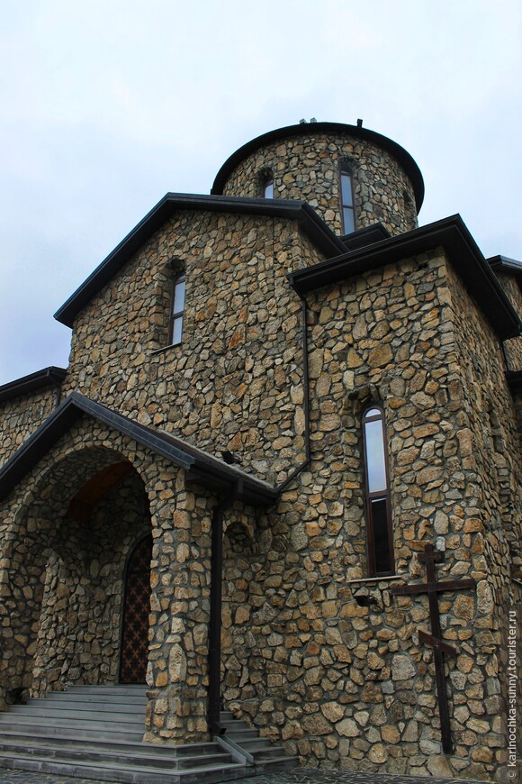 Высокогорный монастырь Северной Осетии