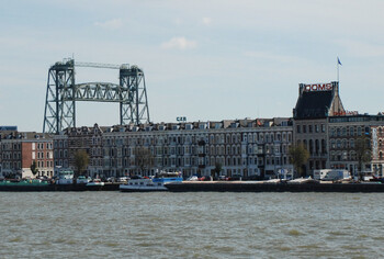 В Роттердаме ради яхты Джеффа Безоса разберут 140-летний мост 