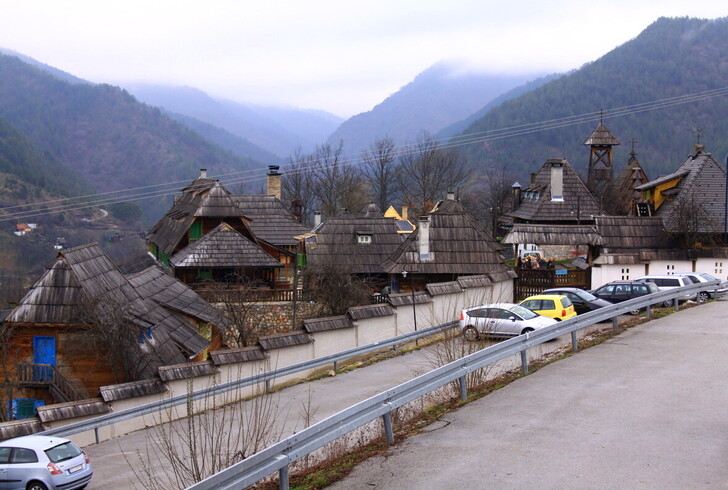 Сербская деревенька в горах