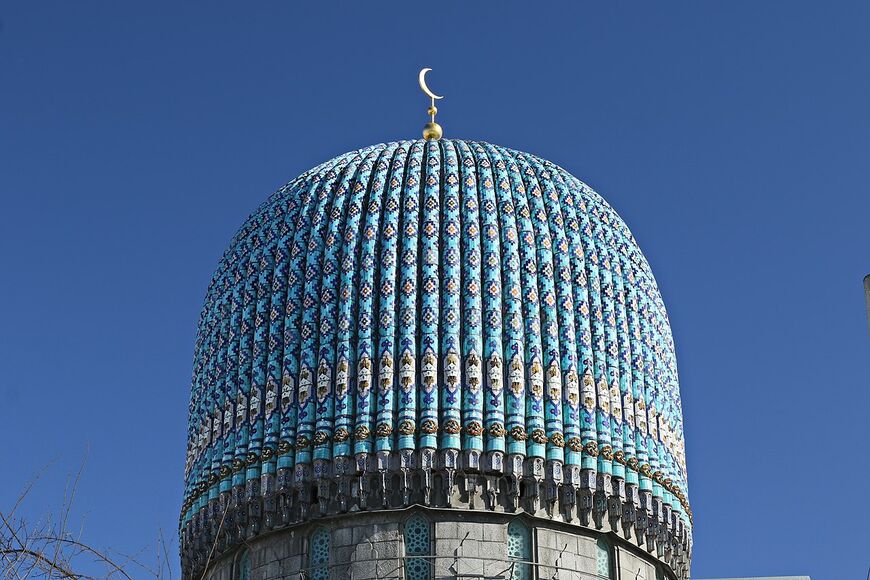 Купол мечети с изразцами