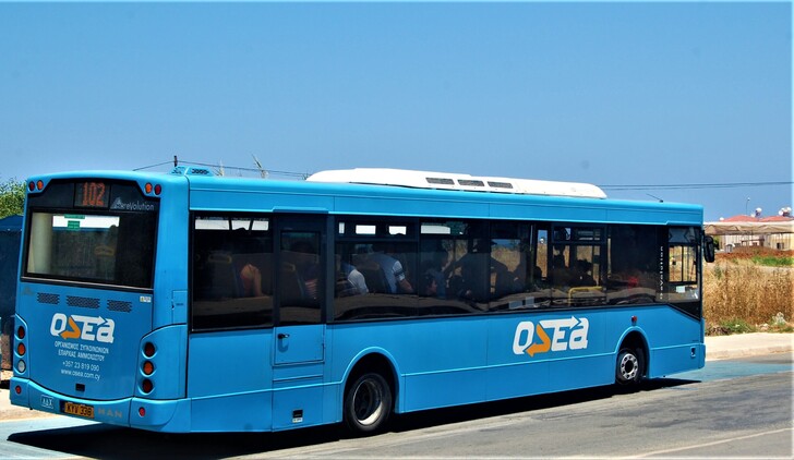 Местный автобус греческой части района Фамагуста
