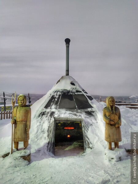 Мурманск в январе без Териберки, но с оленями, страусами и яками