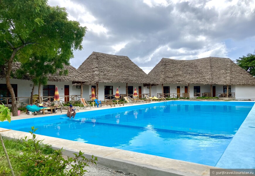 Бассейн в отеле Riva Bella Rezort Zanzibar